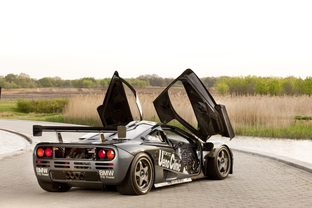 1995 McLaren F1 GTR race car 04