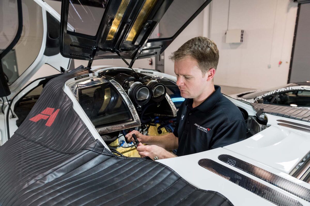 McLaren F1 Service Center North America 07