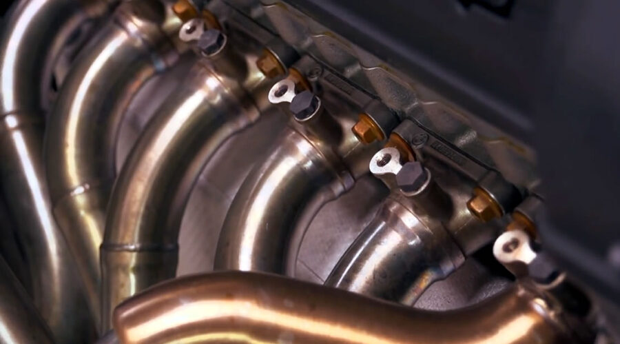McLaren F1 engine extraction with Jay Leno 23