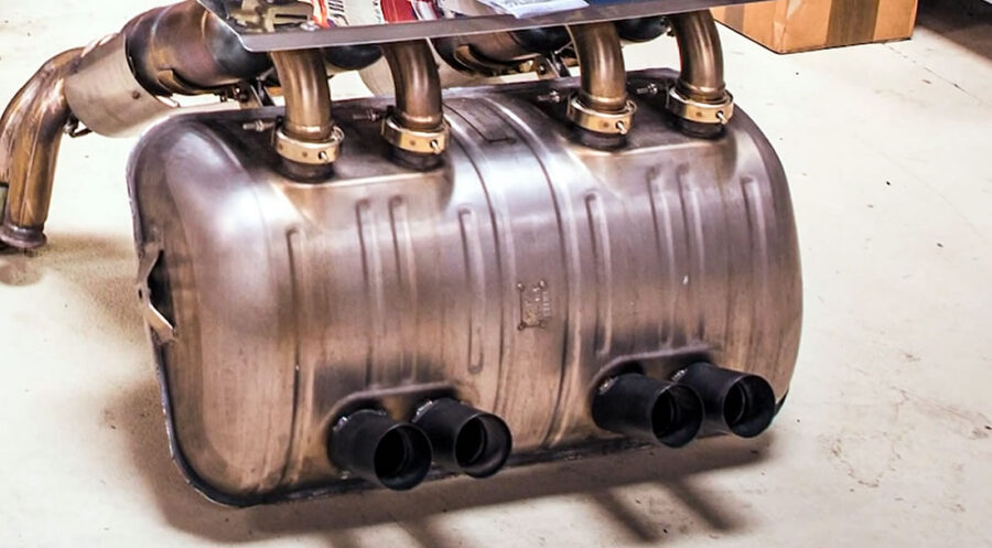 McLaren F1 engine extraction with Jay Leno 16
