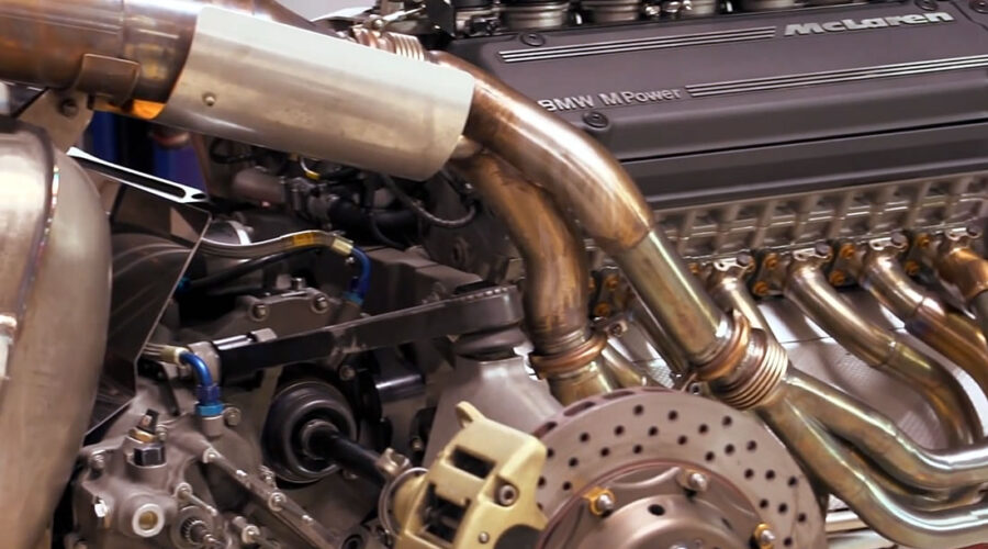 McLaren F1 engine extraction with Jay Leno 15