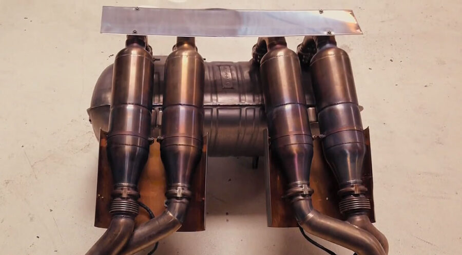 McLaren F1 engine extraction with Jay Leno 01