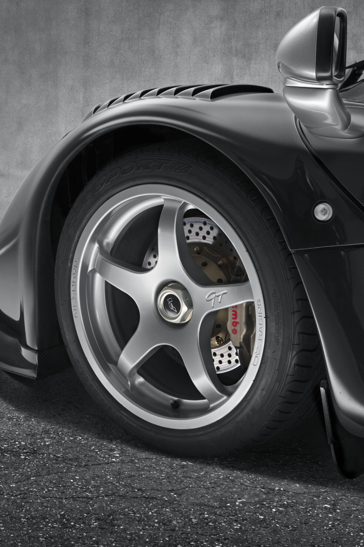 McLaren F1 GT dark silver 01