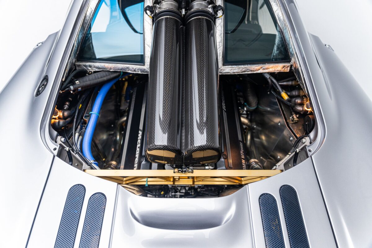 1995 McLaren F1 silver 10