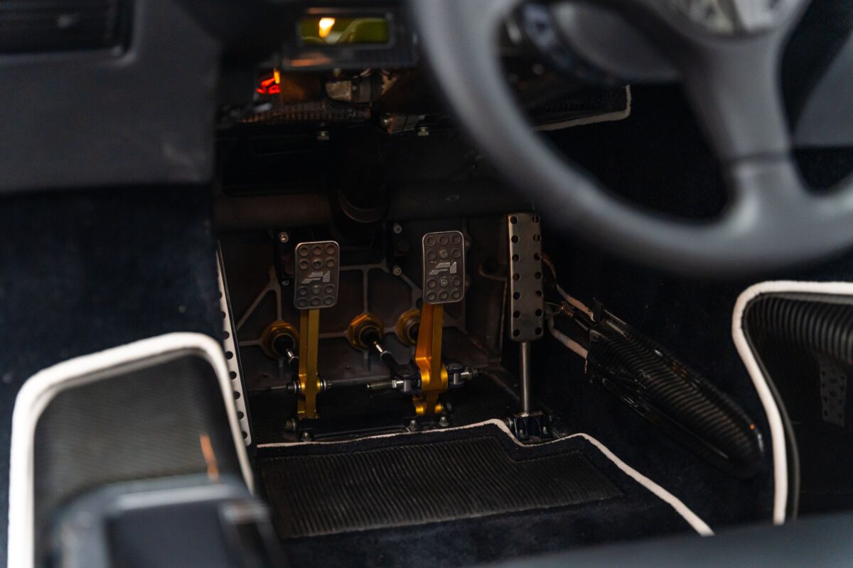 1995 McLaren F1 silver 21