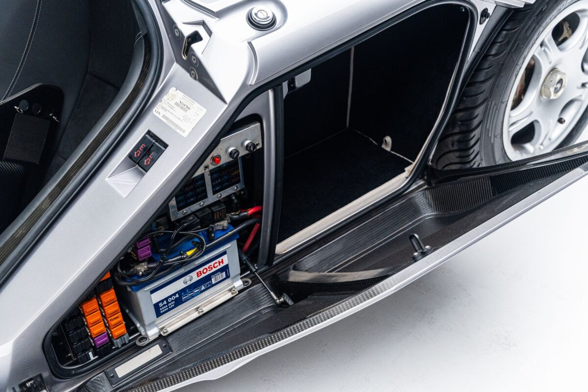 1995 McLaren F1 silver 08