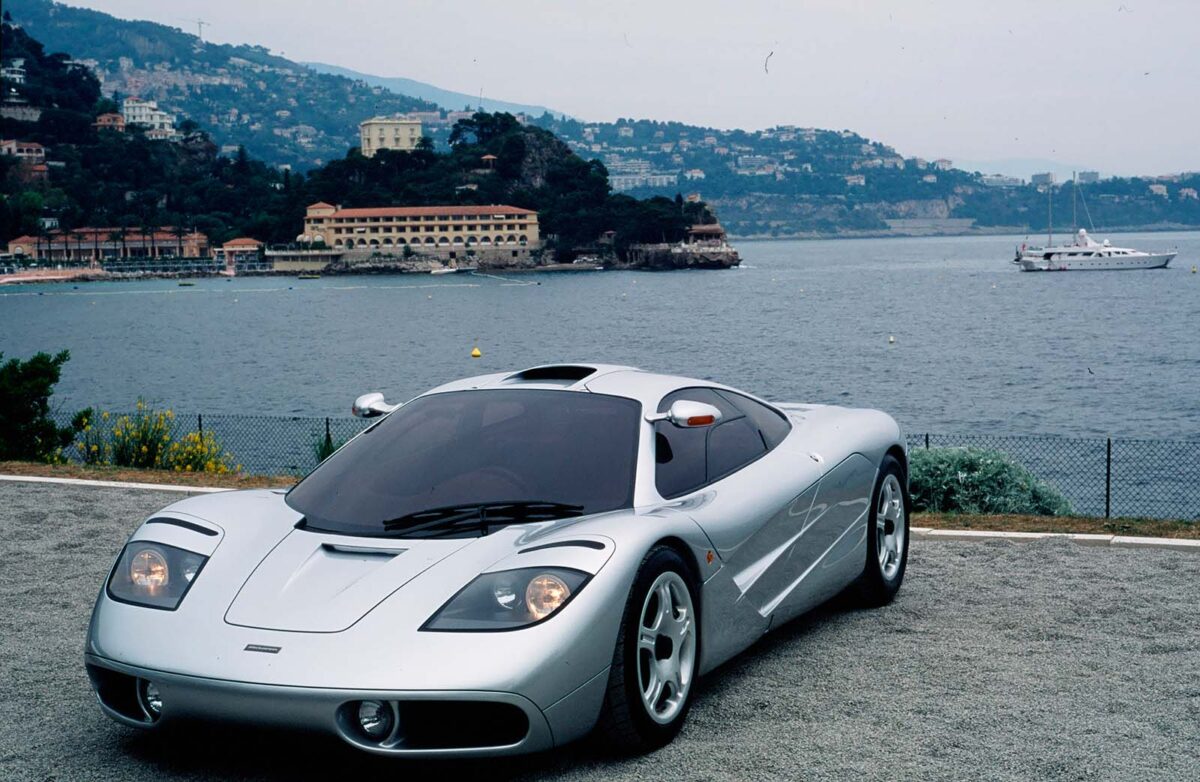 1992 McLaren F1 road car press release image 01