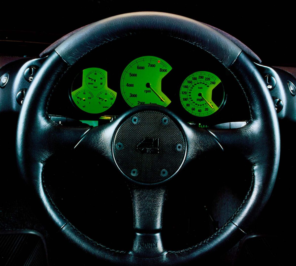 1992 McLaren F1 road car press release image 09