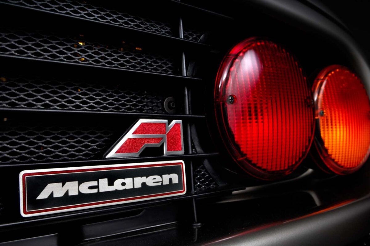 1992 McLaren F1 road car press release image 06
